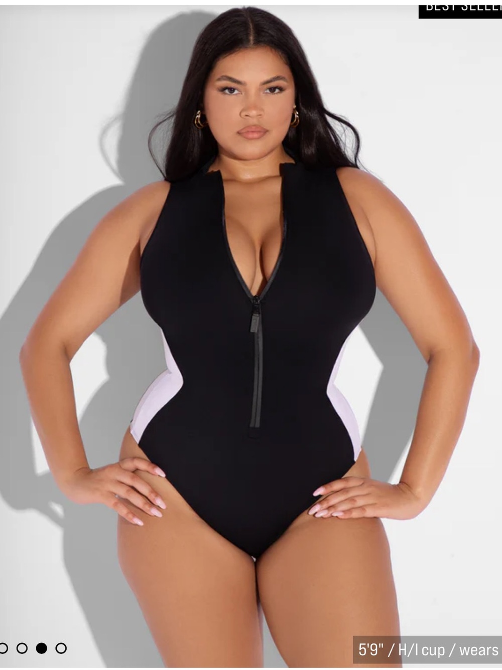 New TA3 Sleeveless Surfy Front Zip Swimsuit Black & White Sz L